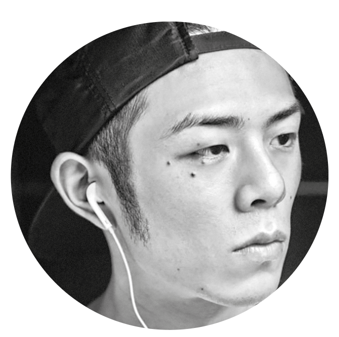 South Korean rapper Beenzino has two perfectly aligned beauty marks under his left eye. The symmetrical moles are coveted by K-pop fans. 